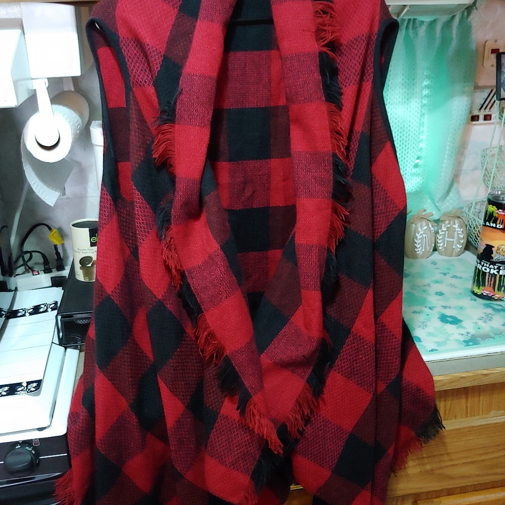 Shyanne Country wear it own it Buffalo plaid flowy draped vest shawl